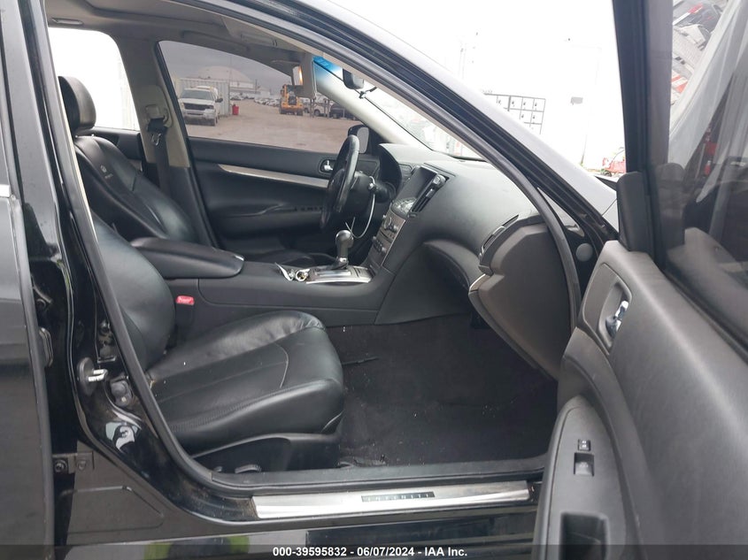 2013 INFINITI G37 JOURNEY - JN1CV6AP5DM303399