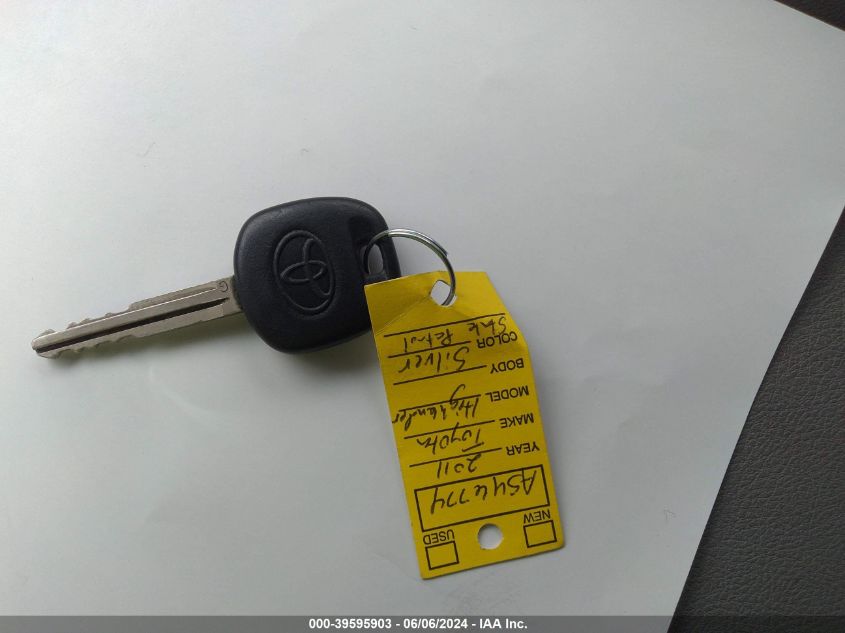 2011 Toyota Highlander Base V6 VIN: 5TDBK3EH5BS085758 Lot: 39595903