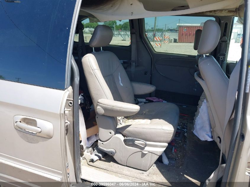 2002 Chrysler Town & Country Lxi VIN: 2C4GP54L52R753074 Lot: 39596047