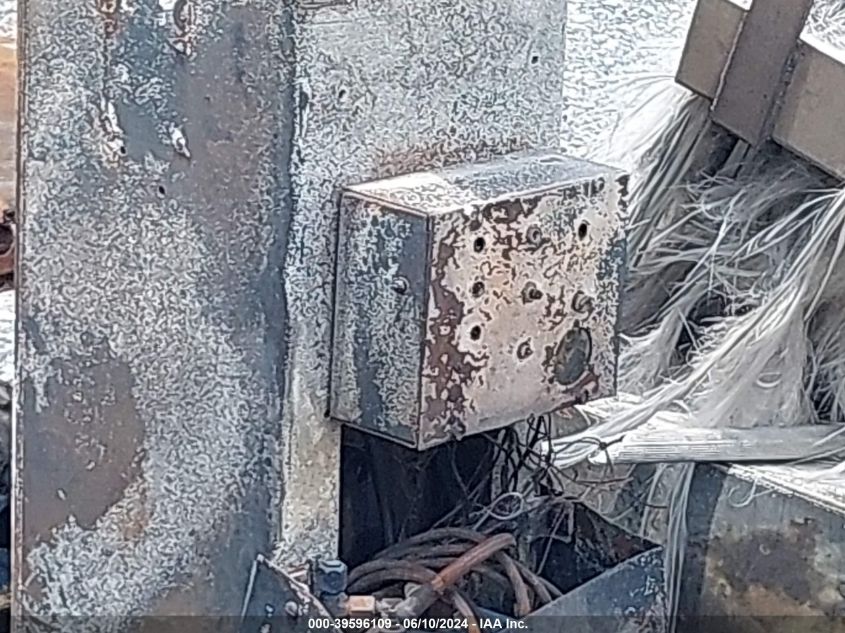 1998 Chevrolet C3500 VIN: 1GBJC34R5WF024195 Lot: 39596109