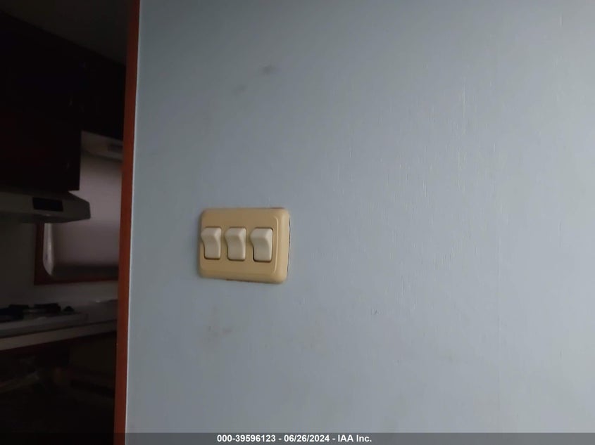 2021 HOMEMADE SLIDE IN CAMPER(VIN: HOMEMADECAMPER395