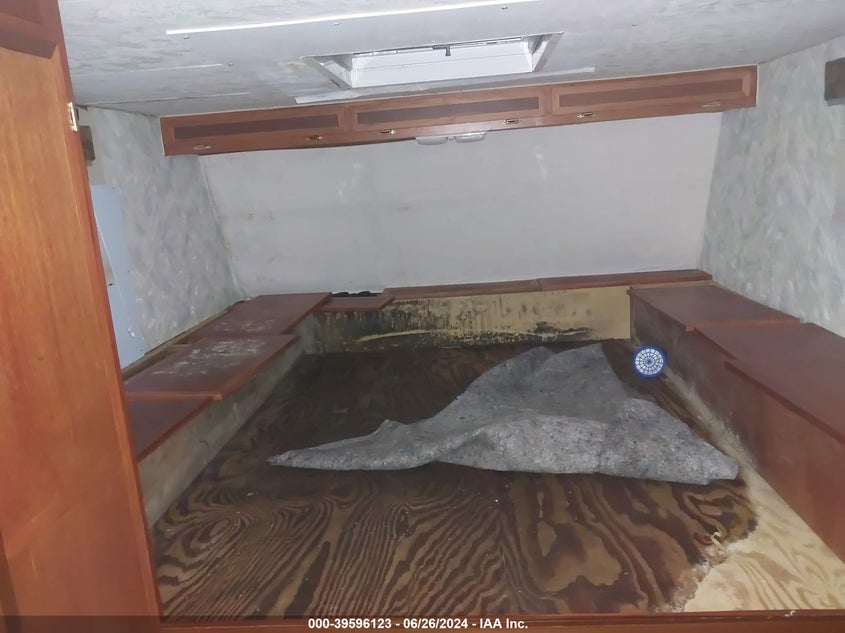 2021 HOMEMADE SLIDE IN CAMPER(VIN: HOMEMADECAMPER395