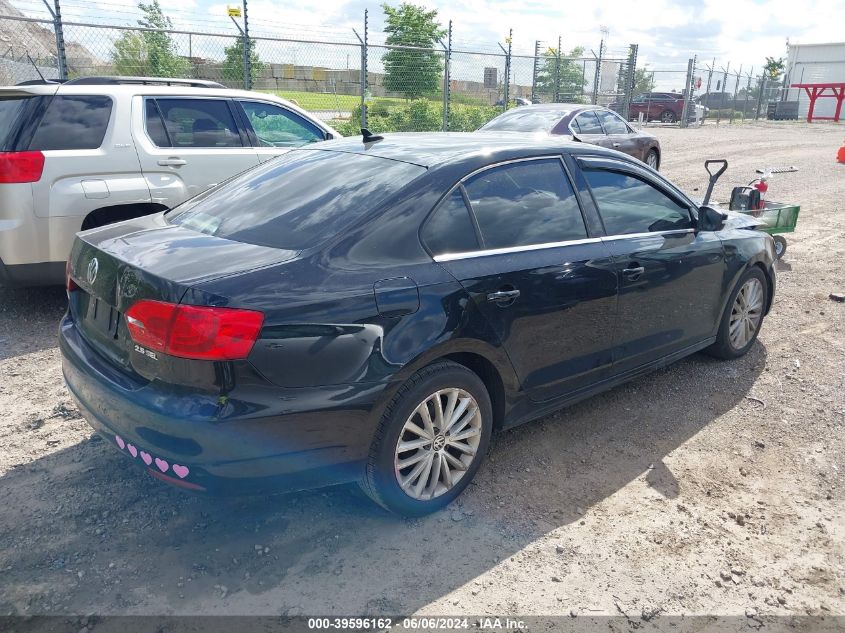 2011 Volkswagen Jetta 2.5L Sel VIN: 3VWLZ7AJ7BM004692 Lot: 39596162