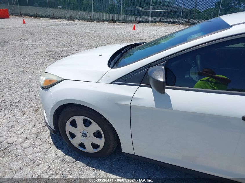 2015 Ford Focus S VIN: 1FADP3E28FL372465 Lot: 39596471