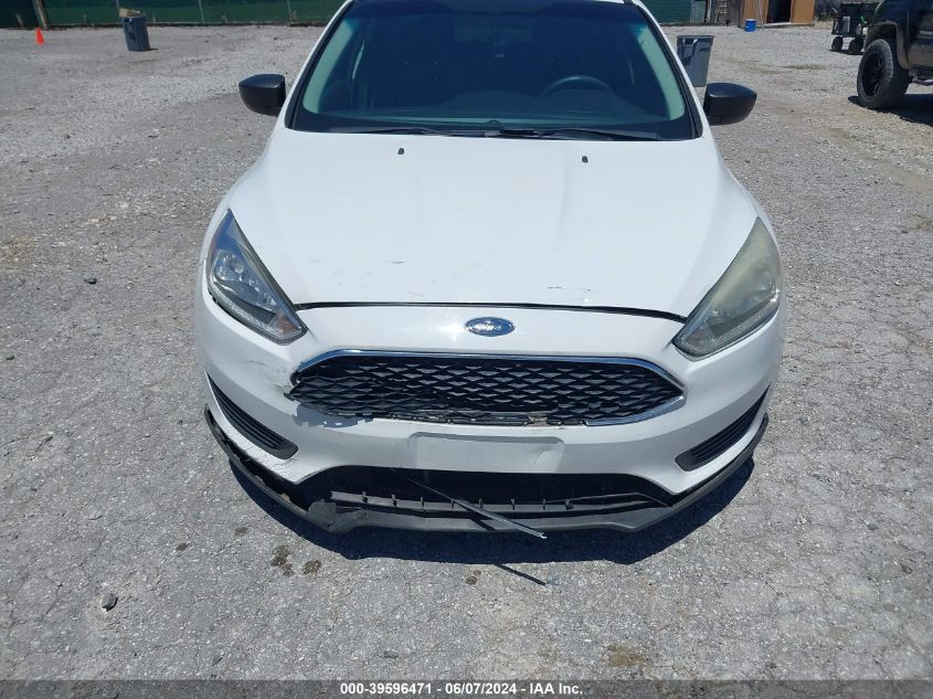 2015 Ford Focus S VIN: 1FADP3E28FL372465 Lot: 39596471