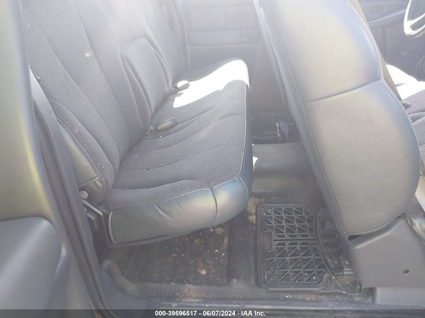 2001 Chevrolet Silverado 1500 VIN: 2GCEC19WX11404987 Lot: 39596517