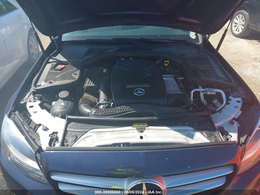 2015 Mercedes-Benz C 300 Luxury/Sport VIN: 55SWF4JB8FU052856 Lot: 39596660