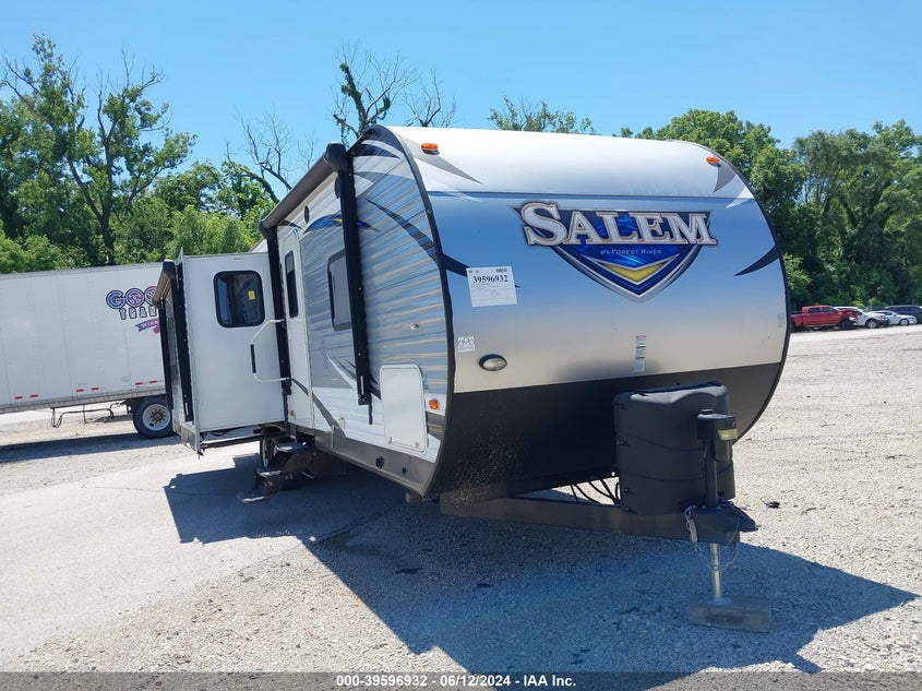 FOREST RIVER SALEM 27REIS 2017. Lot# 39596932. VIN 4X4TSMC22H8062258. Photo 1
