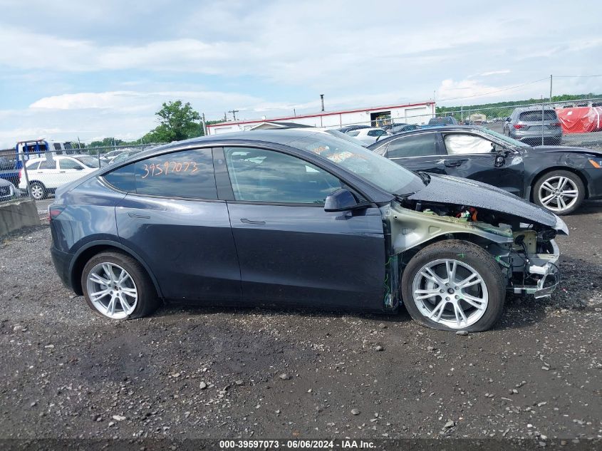 2024 Tesla Model Y Long Range Dual Motor All-Wheel Drive VIN: 7SAYGAEE8RF059937 Lot: 39597073