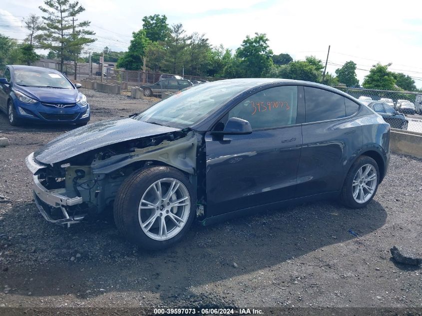 2024 Tesla Model Y Long Range Dual Motor All-Wheel Drive VIN: 7SAYGAEE8RF059937 Lot: 39597073