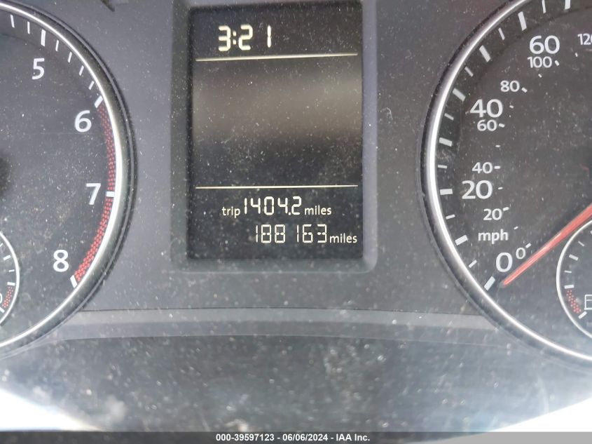 2014 Volkswagen Passat 2.5L S VIN: 1VWAP7A30EC011889 Lot: 39597123