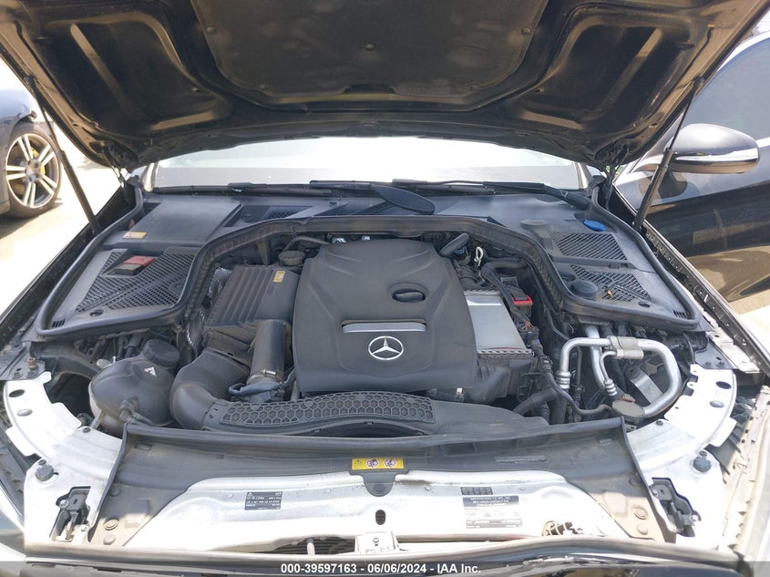 2015 Mercedes-Benz C 300 4Matic/Luxury 4Matic/Sport 4Matic VIN: 55SWF4KB1FU007997 Lot: 39597163