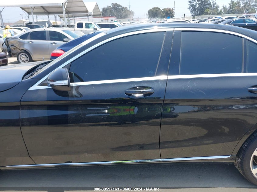 2015 Mercedes-Benz C 300 4Matic/Luxury 4Matic/Sport 4Matic VIN: 55SWF4KB1FU007997 Lot: 39597163