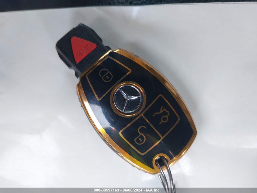 2015 Mercedes-Benz C 300 4Matic/Luxury 4Matic/Sport 4Matic VIN: 55SWF4KB1FU007997 Lot: 39597163