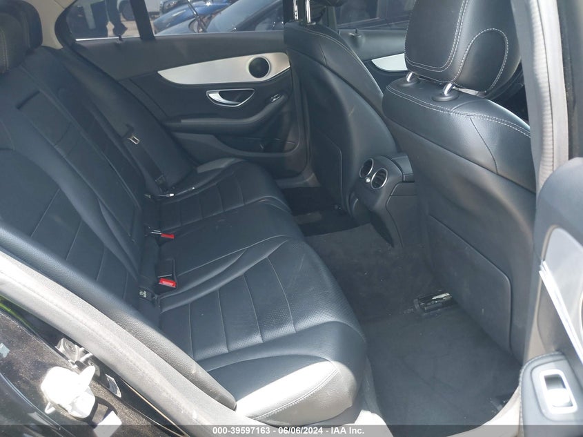 2015 Mercedes-Benz C 300 4Matic/Luxury 4Matic/Sport 4Matic VIN: 55SWF4KB1FU007997 Lot: 39597163