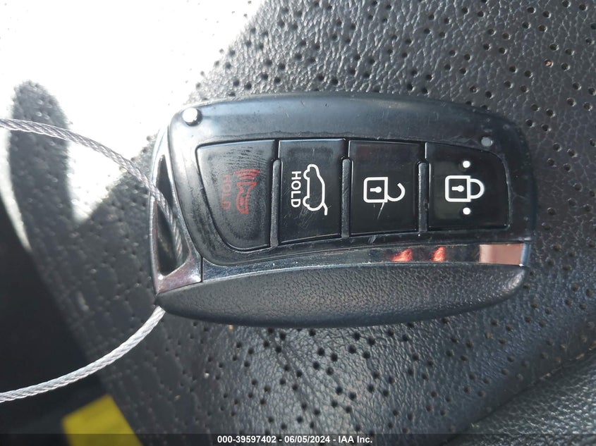 2013 Hyundai Santa Fe Sport 2.0T VIN: 5XYZUDLA0DG085753 Lot: 39597402