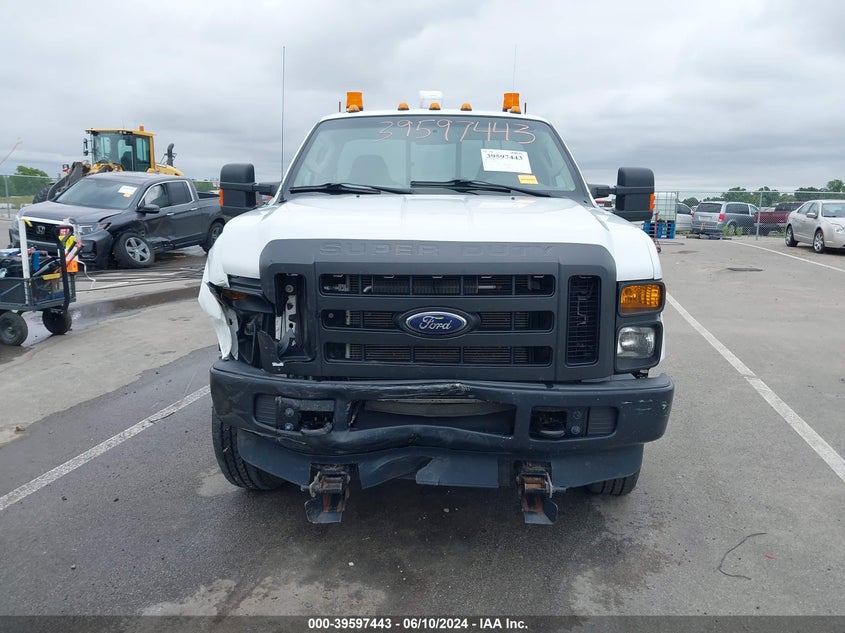 2009 Ford F-250 Xl/Xlt VIN: 1FTNF21519EA01670 Lot: 39597443