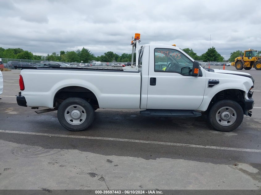 2009 Ford F-250 Xl/Xlt VIN: 1FTNF21519EA01670 Lot: 39597443