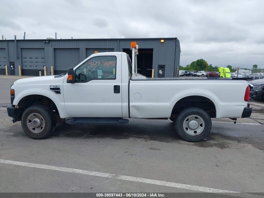 2009 Ford F-250 Xl/Xlt VIN: 1FTNF21519EA01670 Lot: 39597443