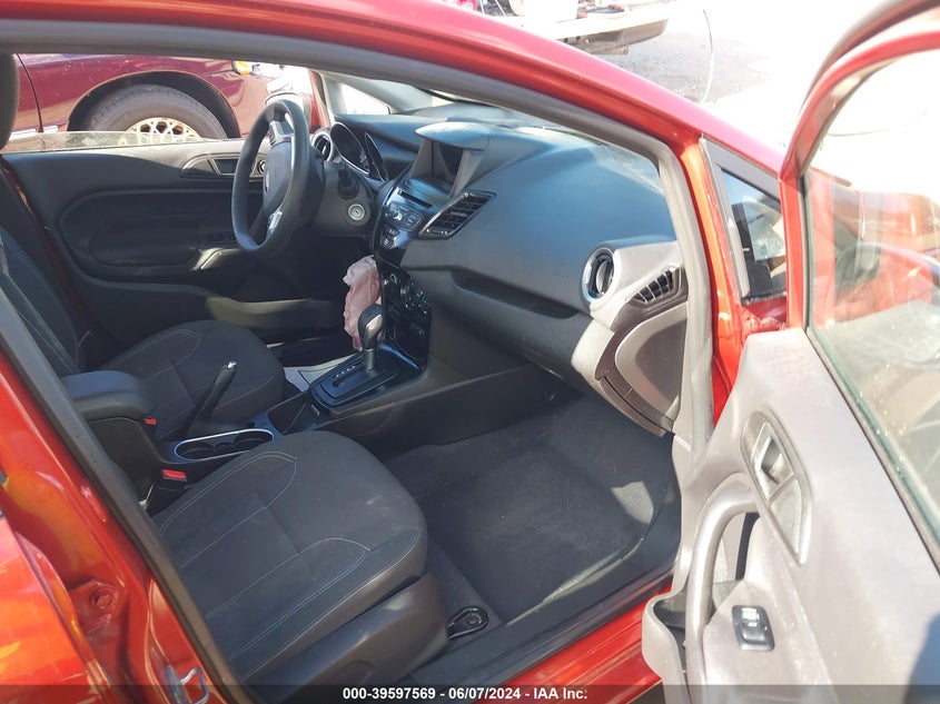 VIN 3FADP4BJ8KM147425 2019 FORD FIESTA SE