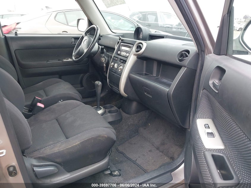 2006 Scion Xb VIN: JTLKT324564044387 Lot: 39597706