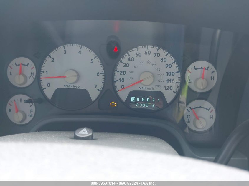 2007 Dodge Ram 1500 Slt/Trx4 Off Road/Sport VIN: 1D7HU18257S221374 Lot: 39597814