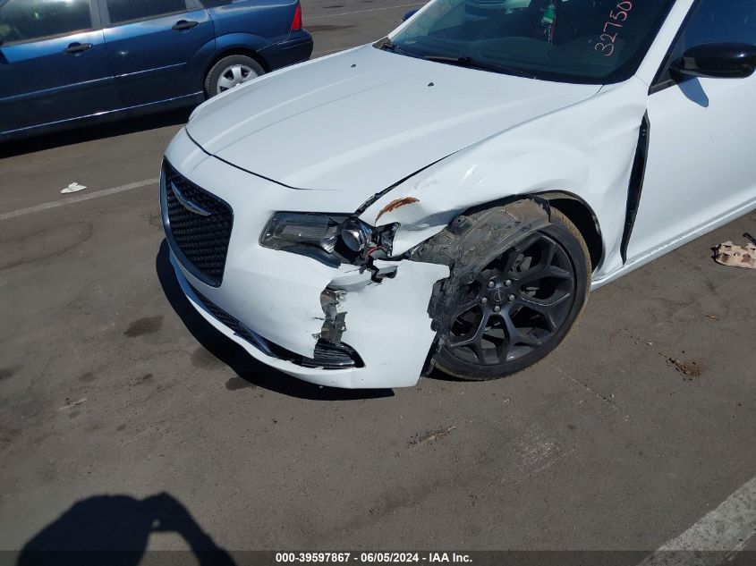 2C3CCAAG6KH565166 2019 Chrysler 300 Touring