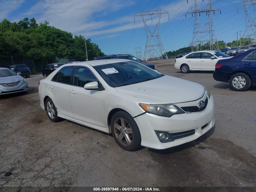 2014 TOYOTA CAMRY