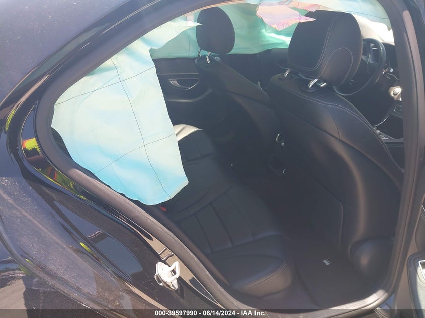 2015 Mercedes-Benz C 300 4Matic/Luxury 4Matic/Sport 4Matic VIN: 55SWF4KB9FU053643 Lot: 39597990