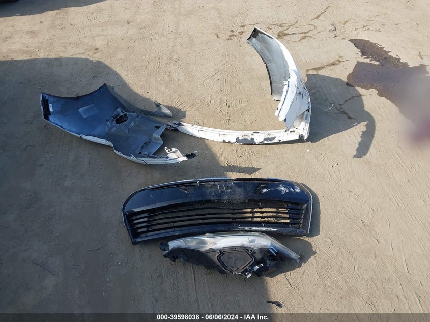 2015 Toyota Corolla S Plus VIN: 5YFBURHE3FP297068 Lot: 39598038