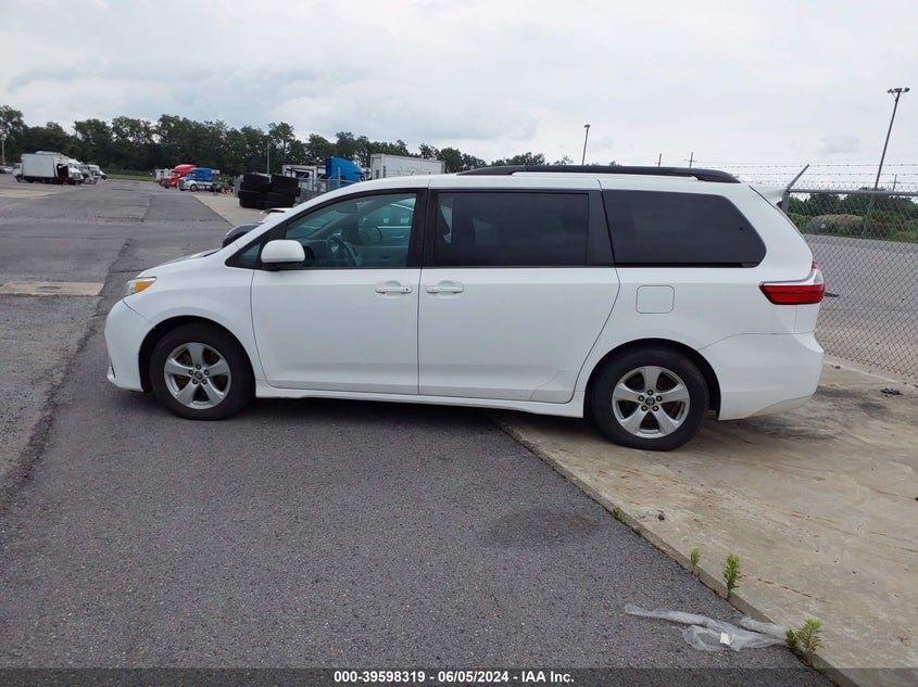 2018 Toyota Sienna Le 8 Passenger VIN: 5TDKZ3DC5JS957775 Lot: 39598319