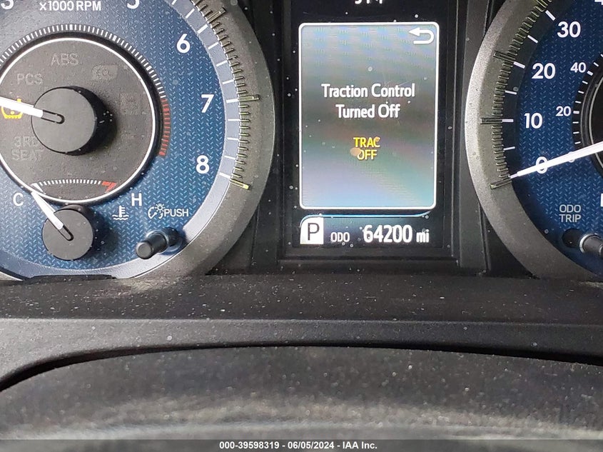 2018 Toyota Sienna Le 8 Passenger VIN: 5TDKZ3DC5JS957775 Lot: 39598319