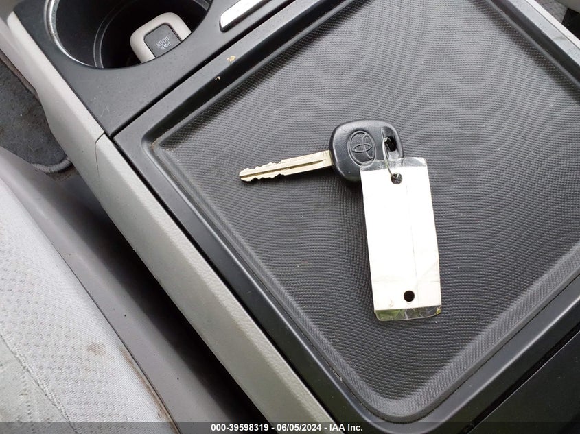 2018 Toyota Sienna Le 8 Passenger VIN: 5TDKZ3DC5JS957775 Lot: 39598319