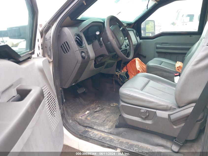 2016 Ford F-550 Chassis Xl VIN: 1FDUF5GT1GEA30033 Lot: 39598344