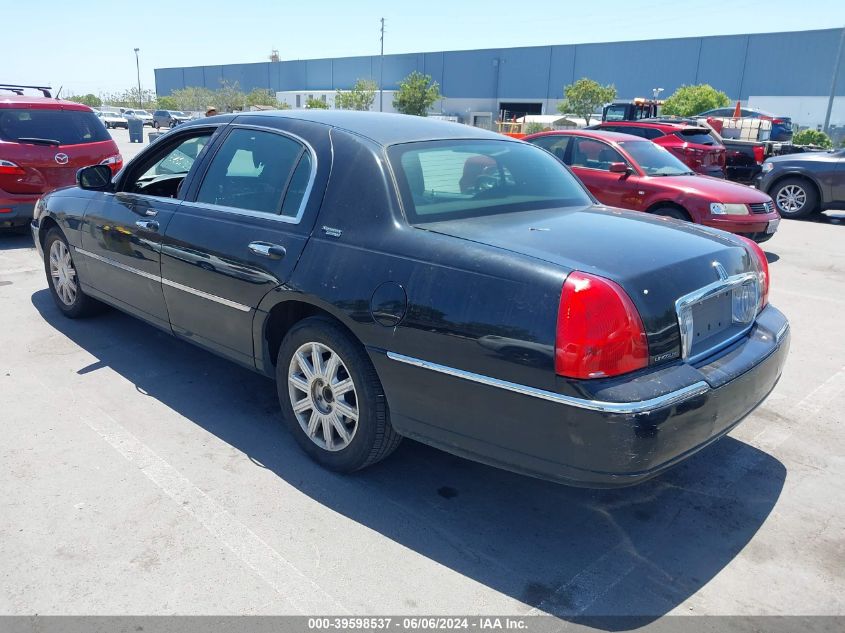 2011 Lincoln Town Car Signature Limited VIN: 2LNBL8CV0BX766008 Lot: 39598537