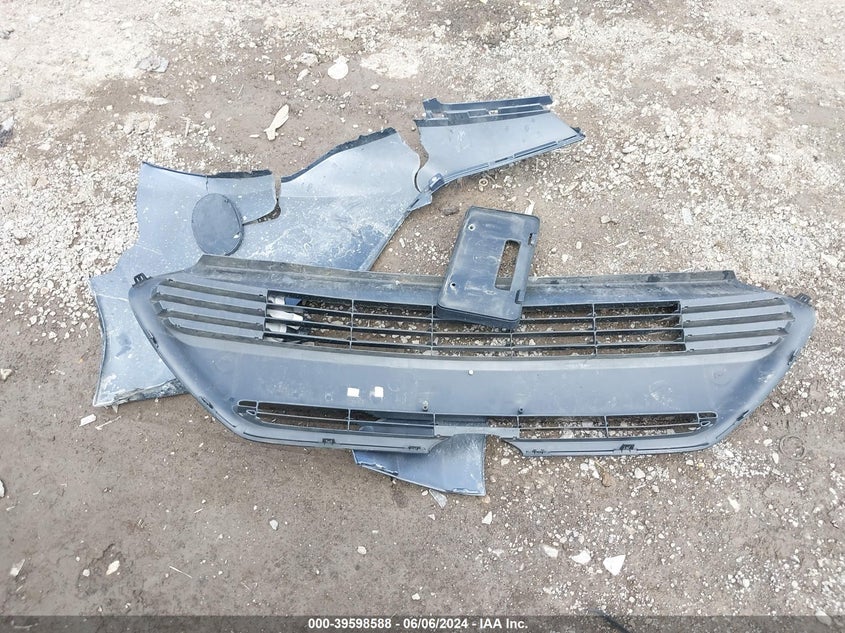 2017 Toyota Corolla Le VIN: 2T1BURHE7HC941318 Lot: 39598588