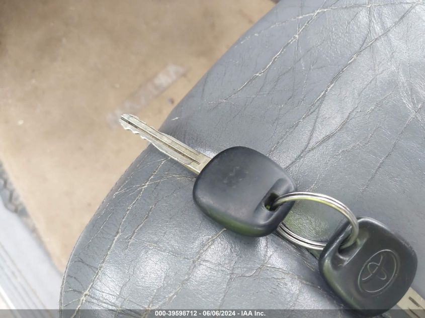 2002 Toyota Land Cruiser VIN: JTEHT05J422027927 Lot: 39598712