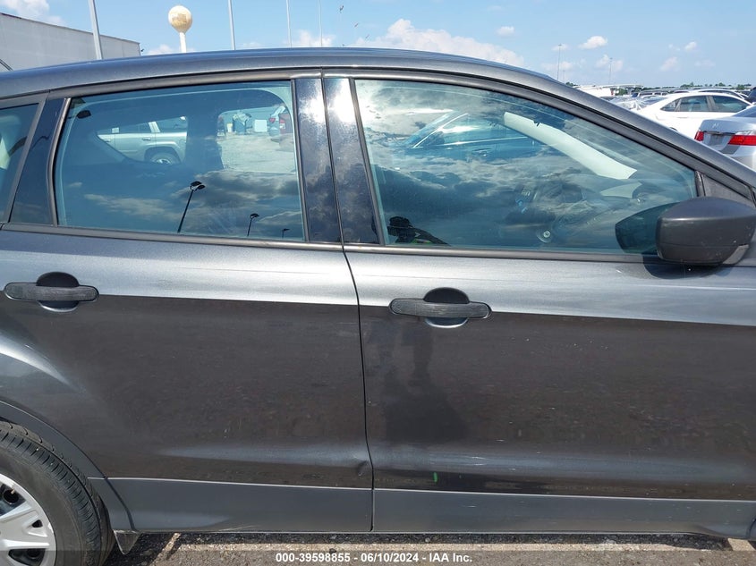 2016 Ford Escape S VIN: 1FMCU0F71GUC10675 Lot: 39598855