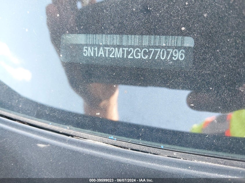 2016 Nissan Rogue S/Sl/Sv VIN: 5N1AT2MT2GC770796 Lot: 39599023