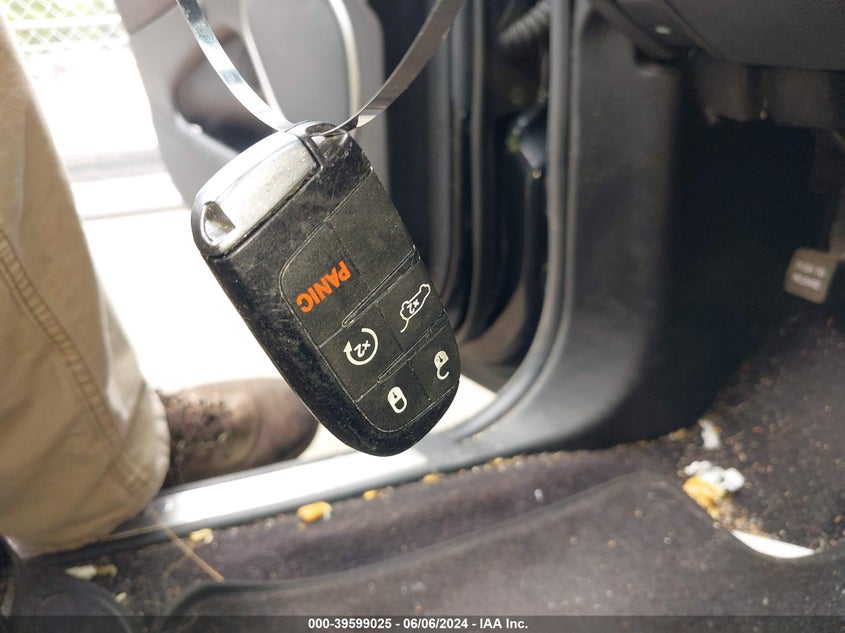 2017 JEEP GRAND CHEROKEE SRT 4X4 - 1C4RJFDJ9HC648196