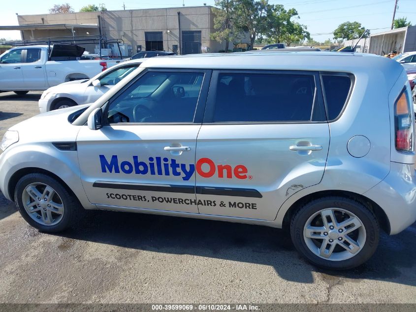 2011 Kia Soul + VIN: KNDJT2A24B7276568 Lot: 39599069