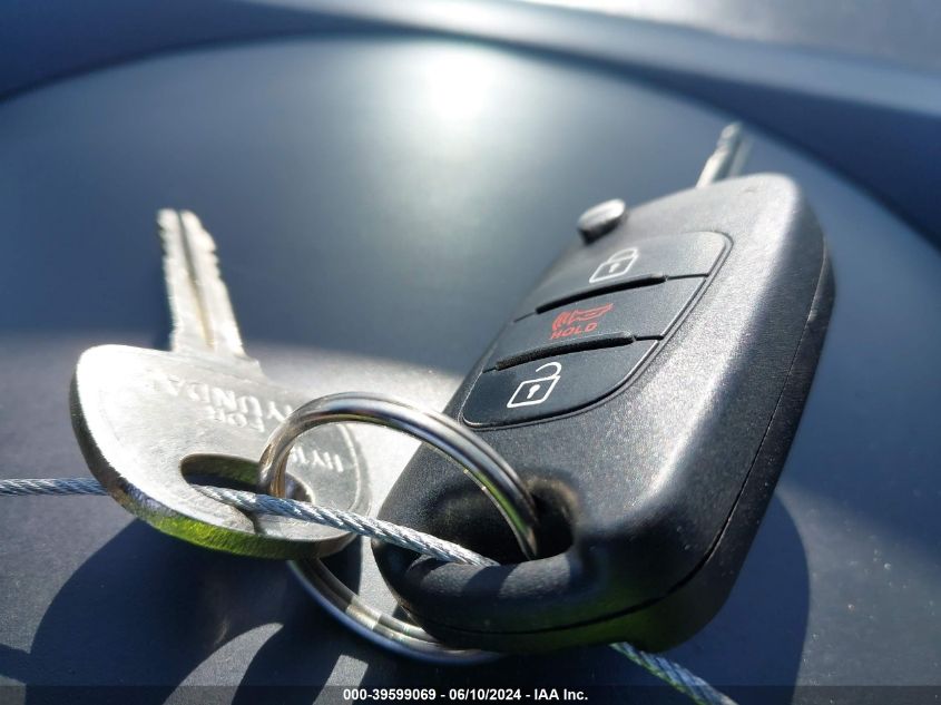 2011 Kia Soul + VIN: KNDJT2A24B7276568 Lot: 39599069