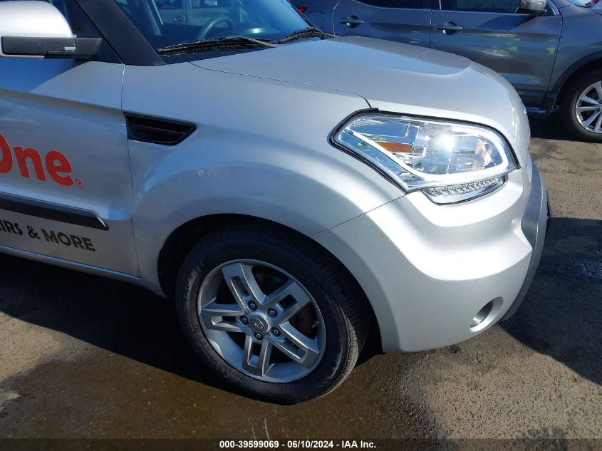 2011 Kia Soul + VIN: KNDJT2A24B7276568 Lot: 39599069