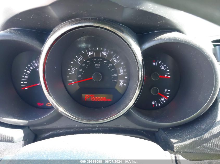 2011 Kia Soul + VIN: KNDJT2A28B7259899 Lot: 39599098