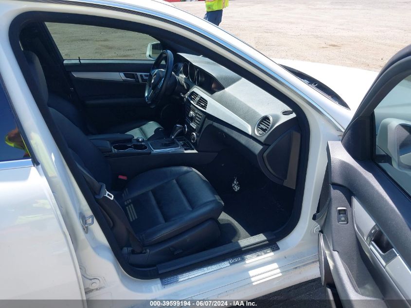 2013 Mercedes-Benz C 300 Luxury 4Matic/Sport 4Matic VIN: WDDGF8AB9DR285834 Lot: 39599194