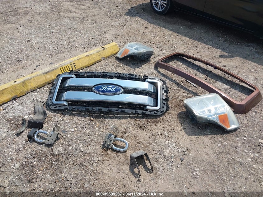 2011 Ford F-250 Lariat VIN: 1FT7W2BTXBEA90425 Lot: 39599287