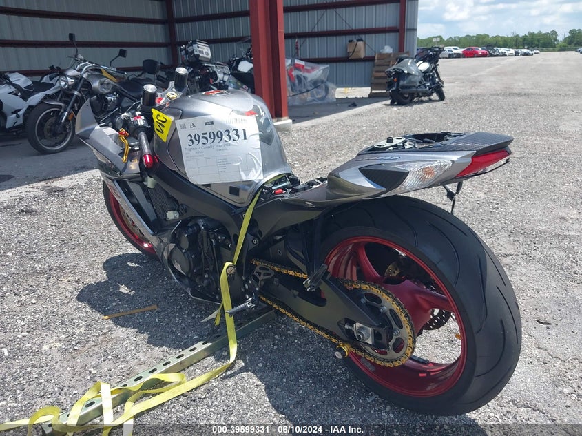 VIN JS1GN7FA4J2100773 2018 SUZUKI GSX-R600