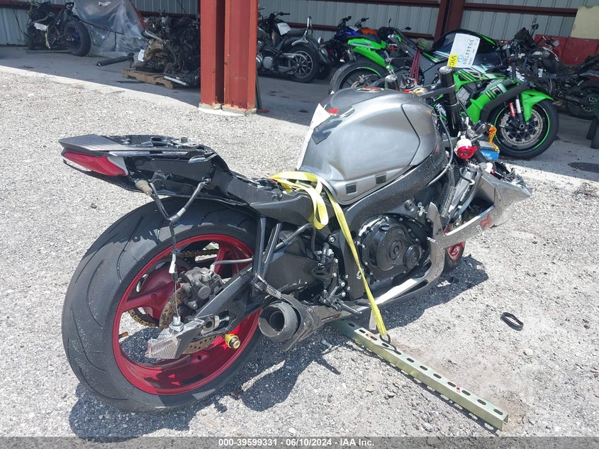 VIN JS1GN7FA4J2100773 2018 SUZUKI GSX-R600