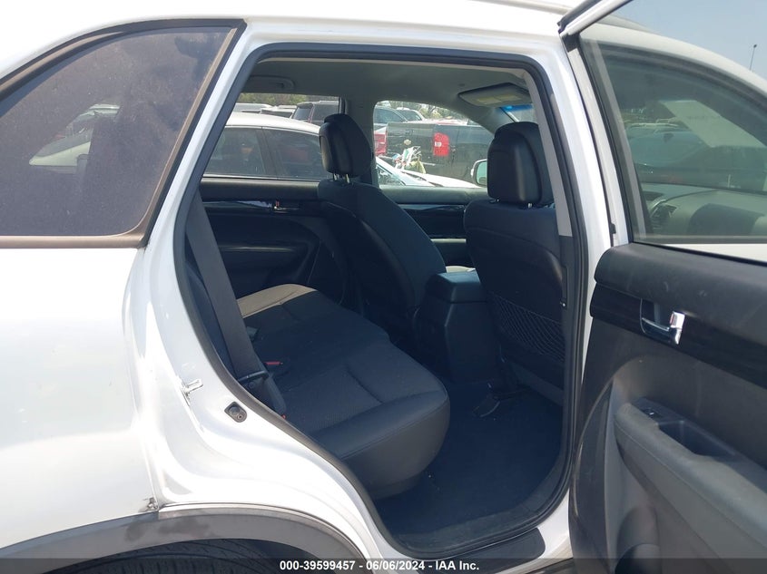 2011 Kia Sorento Lx VIN: 5XYKT4A28BG147882 Lot: 39599457