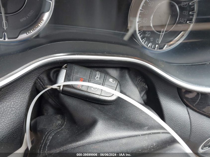 2015 Chrysler 200 C VIN: 1C3CCCCB8FN693726 Lot: 39599906